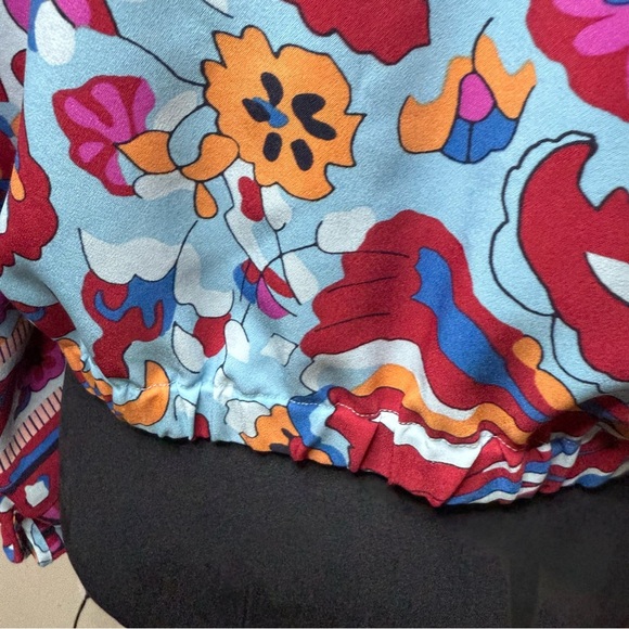 Cupcakes & Cashmere | Multicolor Floral Cropped Shirt with Front Tie | Sz M - Picture 4 of 7